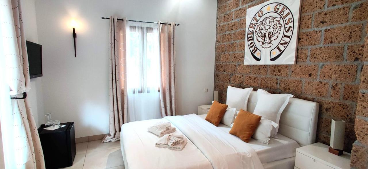 Maison Prestige Saint Tropez By Roberto Geissini Grimaud Bagian luar foto