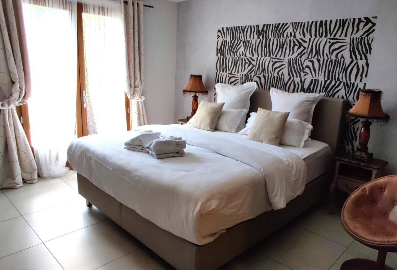 Maison Prestige Saint Tropez By Roberto Geissini Grimaud Bagian luar foto