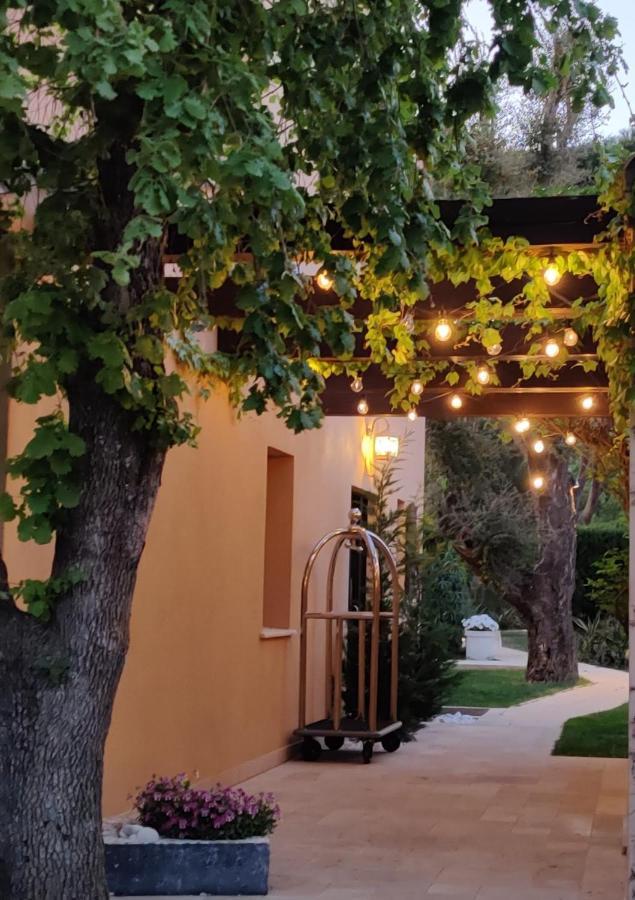 Maison Prestige Saint Tropez By Roberto Geissini Grimaud Bagian luar foto