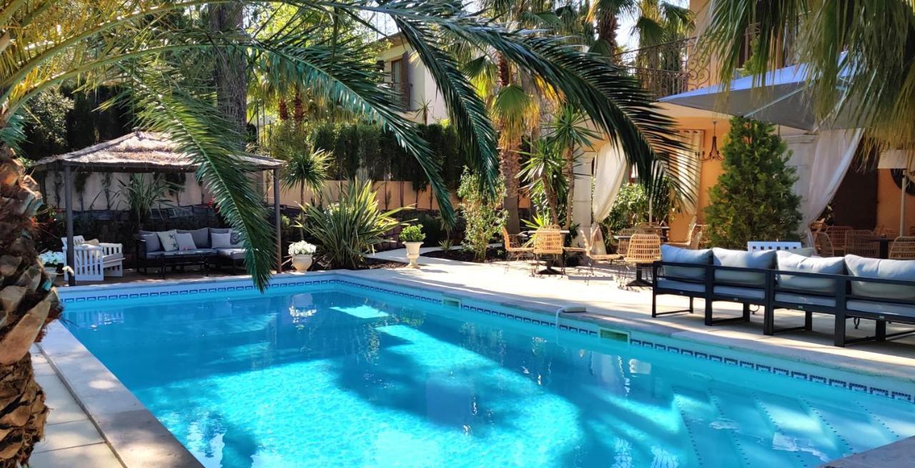 Maison Prestige Saint Tropez By Roberto Geissini Grimaud Bagian luar foto