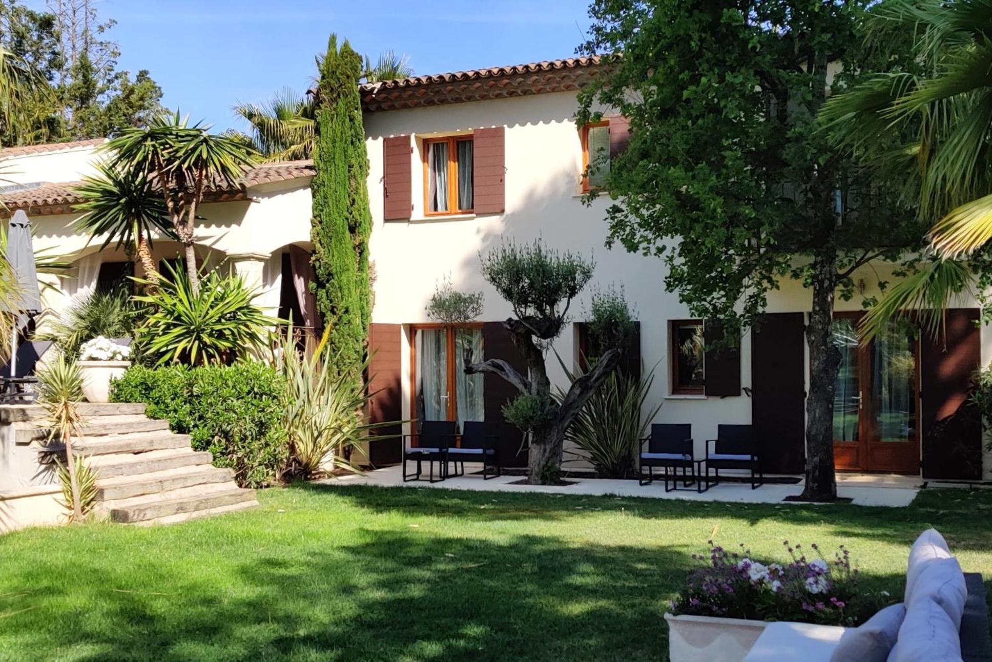 Maison Prestige Saint Tropez By Roberto Geissini Grimaud Ruang foto