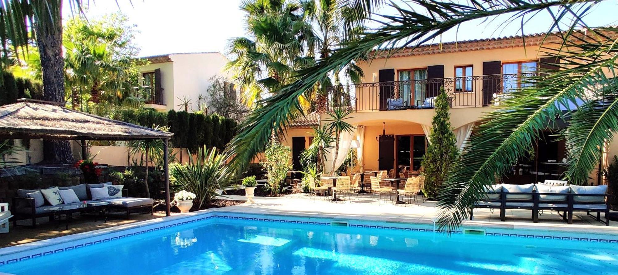 Maison Prestige Saint Tropez By Roberto Geissini Grimaud Bagian luar foto