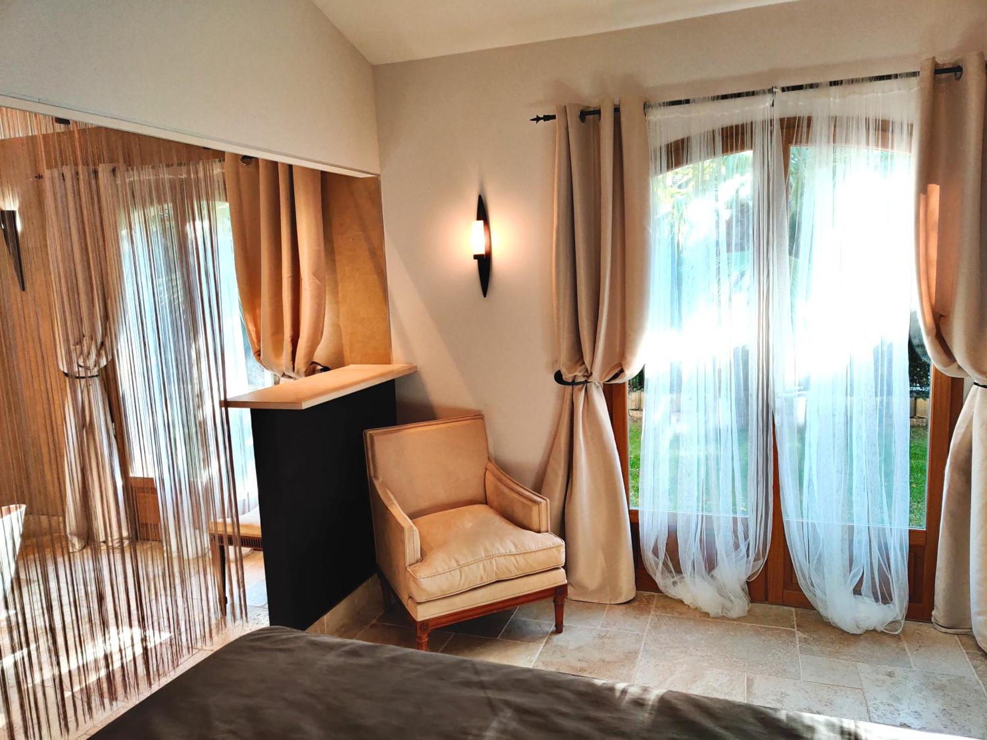 Maison Prestige Saint Tropez By Roberto Geissini Grimaud Bagian luar foto
